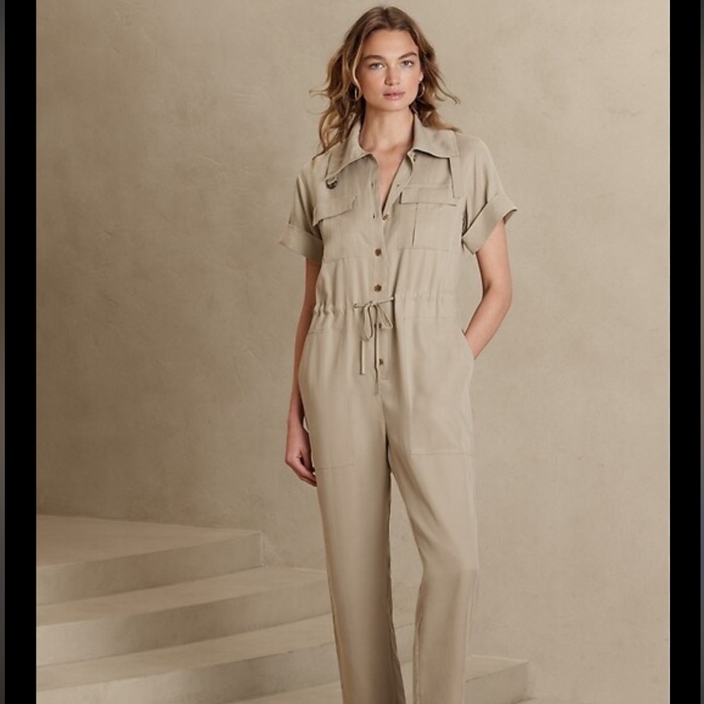 Banana Republic Women Button Up Short Sleeve Utility Jumpsuit Onesie Tan Safari